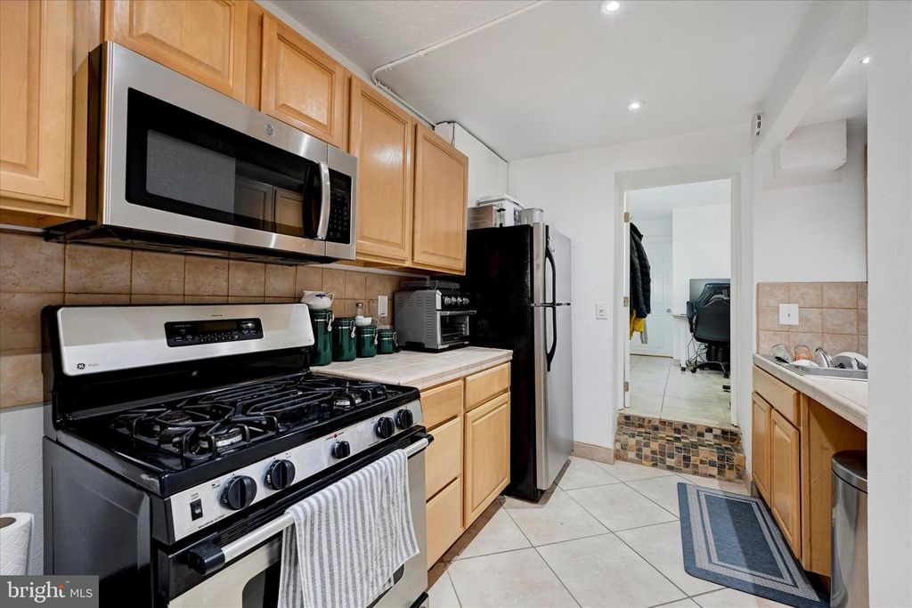 317 S DUNCAN ST, Baltimore, MD 21231