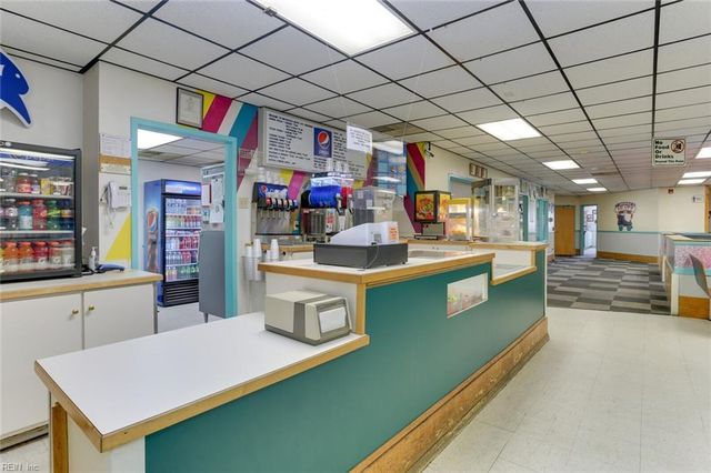 200 Wimbledon LN, Smithfield, VA 23430