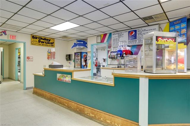200 Wimbledon LN, Smithfield, VA 23430