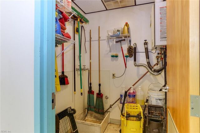 200 Wimbledon LN, Smithfield, VA 23430