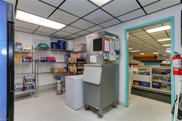 200 Wimbledon LN, Smithfield, VA 23430