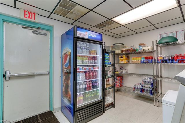 200 Wimbledon LN, Smithfield, VA 23430
