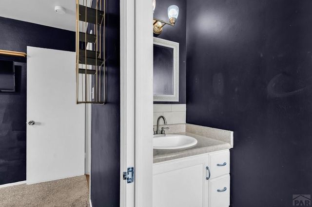 1512 Saratoga Rd, Pueblo, CO 81001