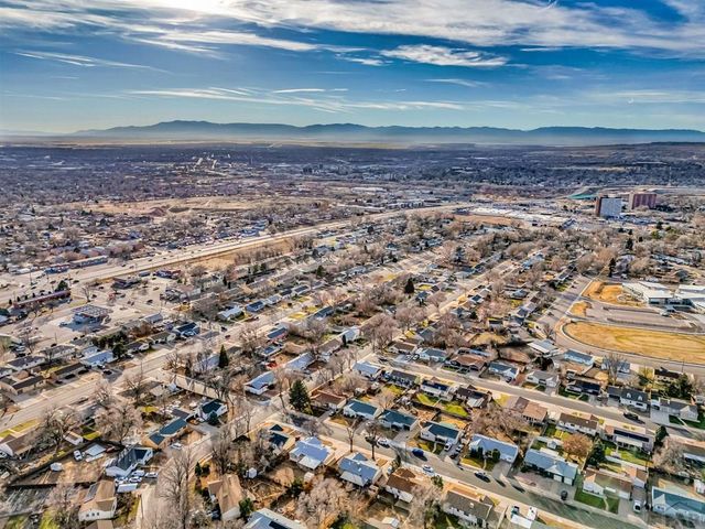 1512 Saratoga Rd, Pueblo, CO 81001