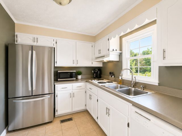 1390 Cooley Ford Rd, Tennessee Ridge, TN 37178