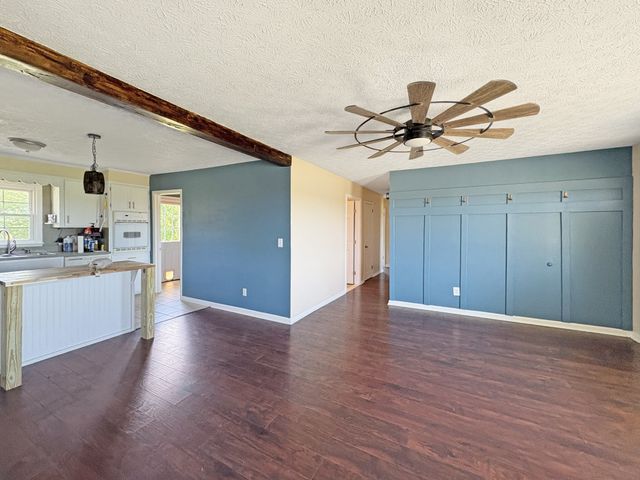 1390 Cooley Ford Rd, Tennessee Ridge, TN 37178