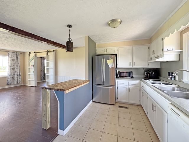 1390 Cooley Ford Rd, Tennessee Ridge, TN 37178