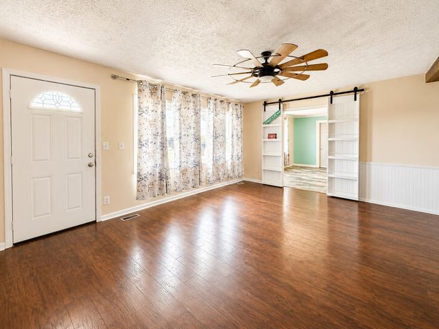 1390 Cooley Ford Rd, Tennessee Ridge, TN 37178
