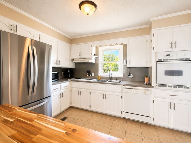 1390 Cooley Ford Rd, Tennessee Ridge, TN 37178
