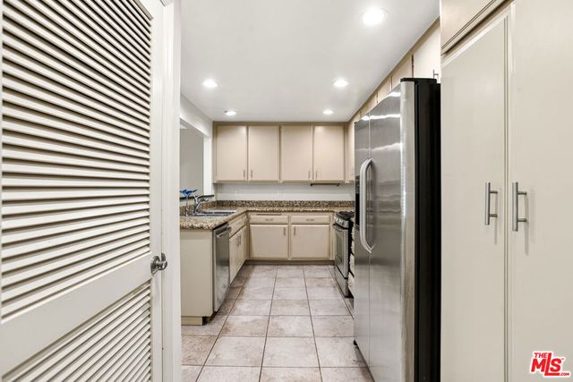 1110 S Shenandoah Street 8, Los Angeles, CA 90035