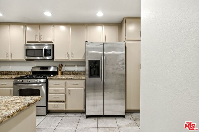 1110 S Shenandoah Street 8, Los Angeles, CA 90035