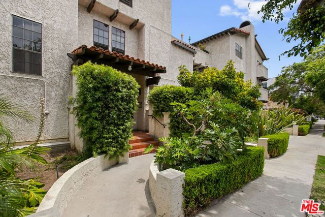 1110 S Shenandoah Street 8, Los Angeles, CA 90035