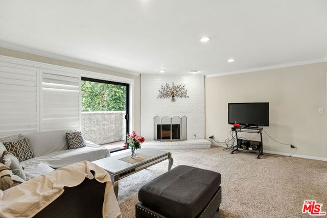 1110 S Shenandoah Street 8, Los Angeles, CA 90035