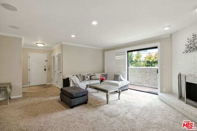 1110 S Shenandoah Street 8, Los Angeles, CA 90035