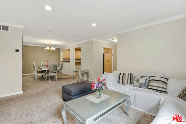 1110 S Shenandoah Street 8, Los Angeles, CA 90035