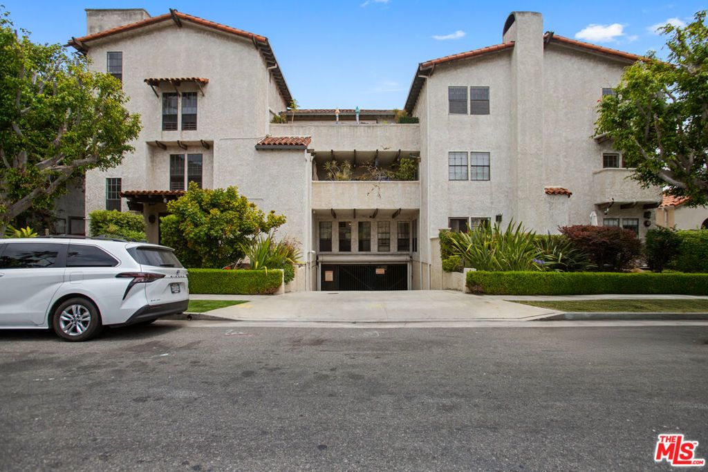 1110 S Shenandoah Street 8, Los Angeles, CA 90035