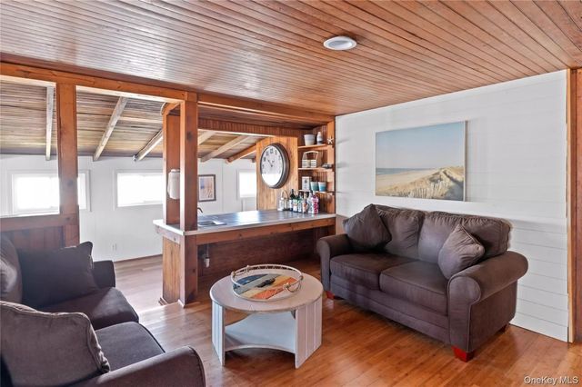 597 Bayberry Walk, Ocean Beach, NY 11770