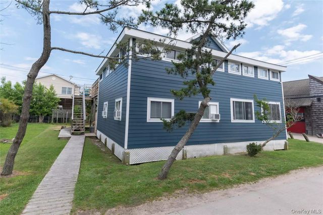 597 Bayberry Walk, Ocean Beach, NY 11770