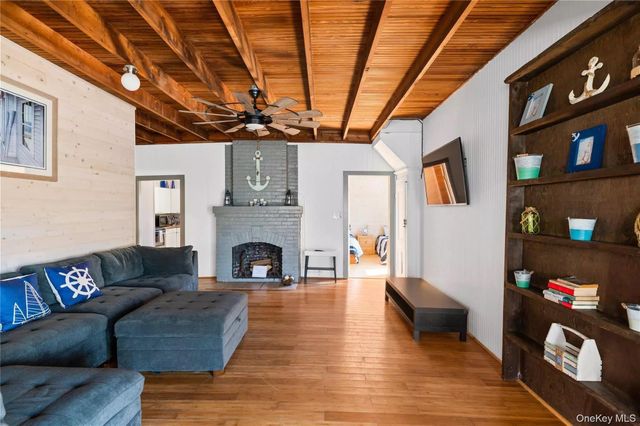 597 Bayberry Walk, Ocean Beach, NY 11770