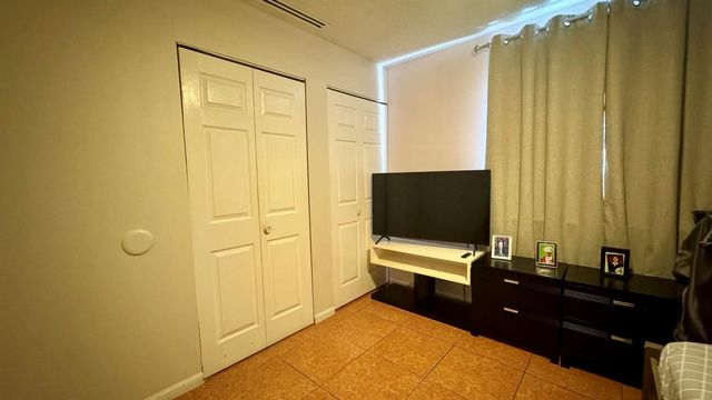 6086 Forest Hill Boulevard 208, West Palm Beach, FL 33415