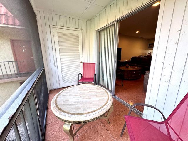 6086 Forest Hill Boulevard 208, West Palm Beach, FL 33415