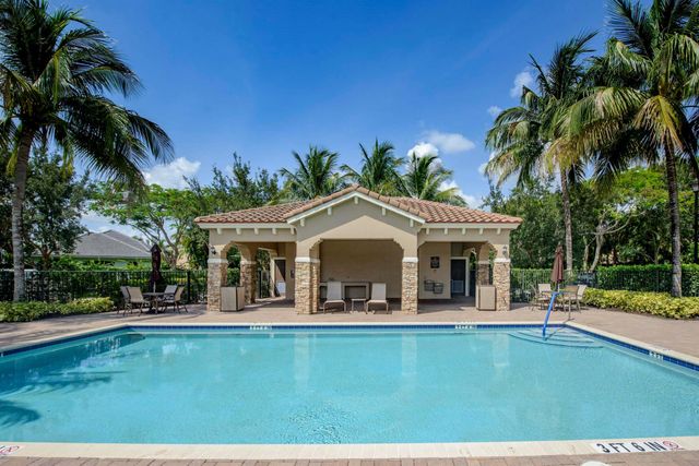 10355 Wellington Parc Drive, Wellington, FL 33449