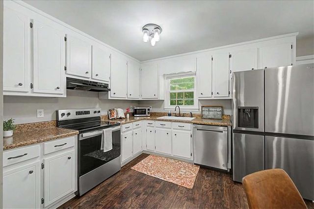 558 Peeples Valley Road NE, Cartersville, GA 30121