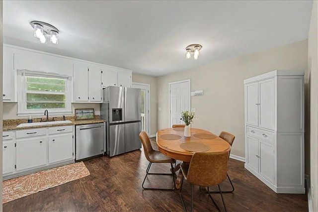 558 Peeples Valley Road NE, Cartersville, GA 30121