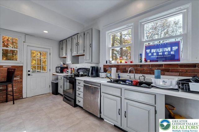 128 South Green Street, East Stroudsburg, PA 18301