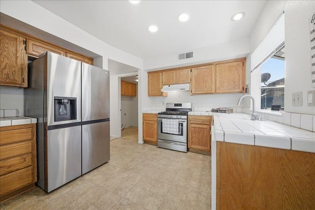 8317 Bramble Bush Cir, Antelope, CA 95843
