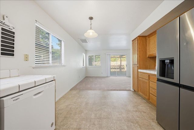 8317 Bramble Bush Cir, Antelope, CA 95843