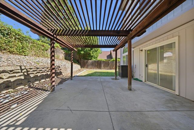 8317 Bramble Bush Cir, Antelope, CA 95843