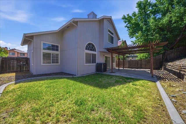 8317 Bramble Bush Cir, Antelope, CA 95843