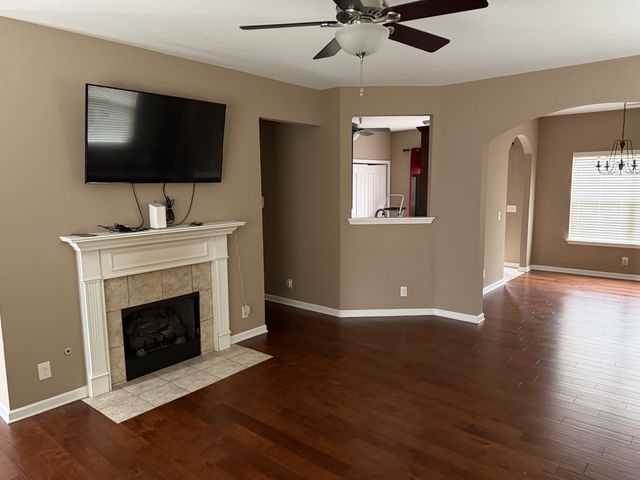 100 Abbey Ln, White House, TN 37188