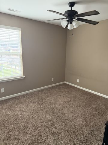 100 Abbey Ln, White House, TN 37188