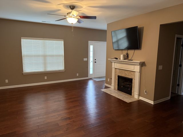 100 Abbey Ln, White House, TN 37188