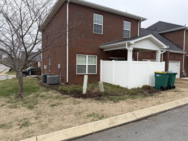 100 Abbey Ln, White House, TN 37188