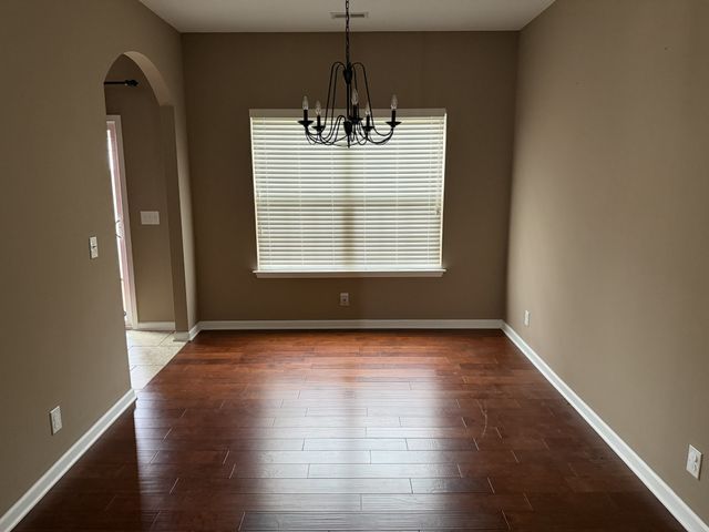 100 Abbey Ln, White House, TN 37188