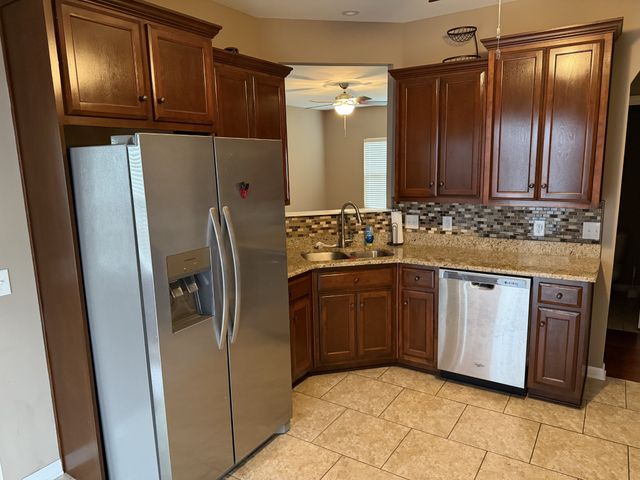 100 Abbey Ln, White House, TN 37188