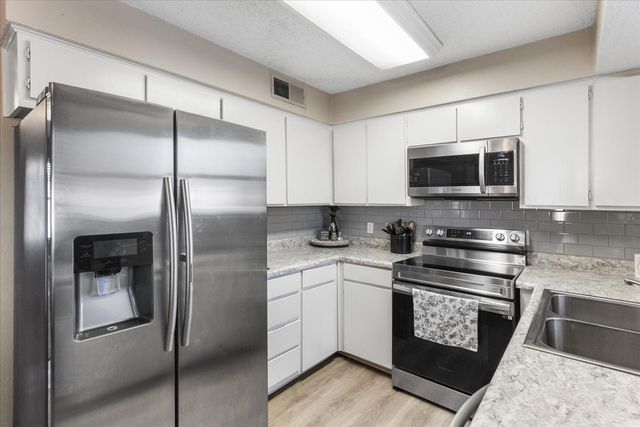 432 Post Oak Lane, Burleson, TX 76028