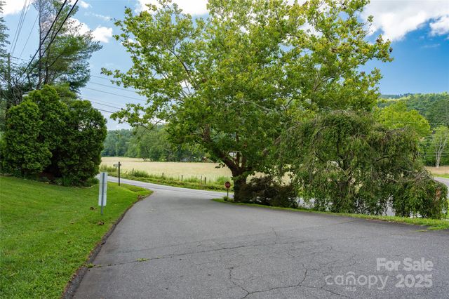 99999 Buffalo Trail 86, Asheville, NC 28805