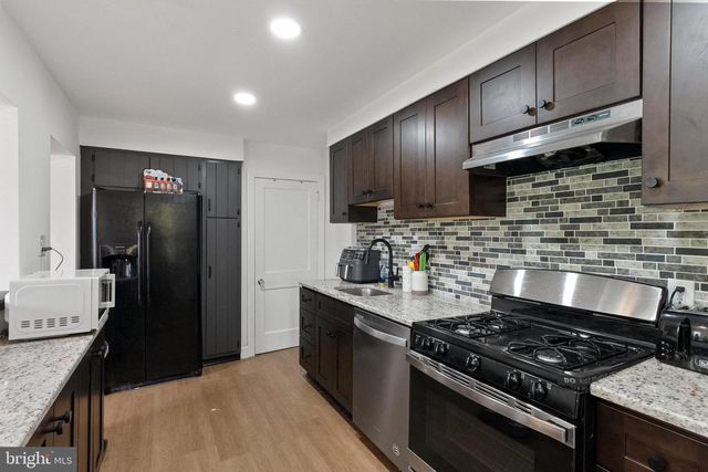 2 HENDRICKSON AVE, Bellmawr, NJ 08031