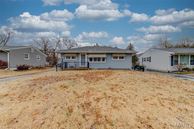 630 Saint Christina Lane, Florissant, MO 63031