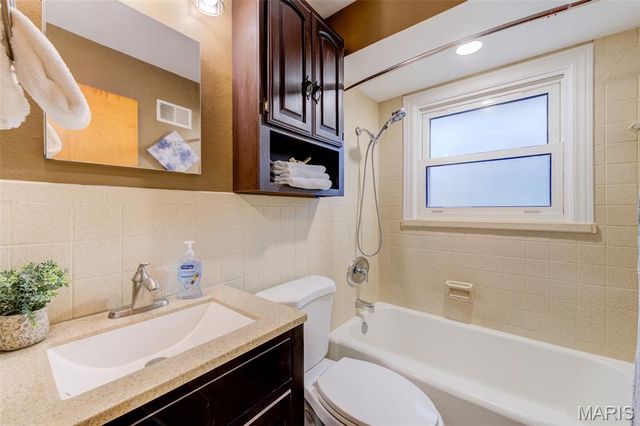 630 Saint Christina Lane, Florissant, MO 63031