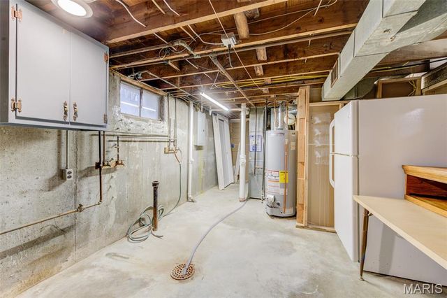 630 Saint Christina Lane, Florissant, MO 63031