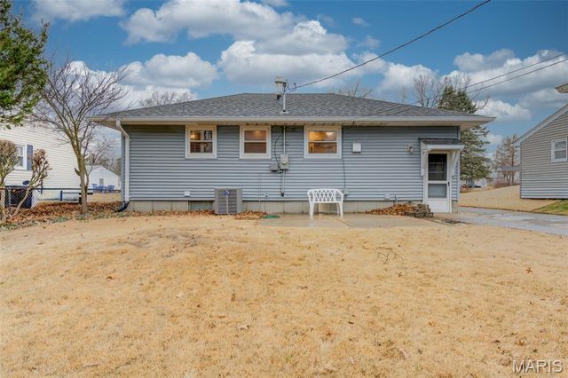 630 Saint Christina Lane, Florissant, MO 63031