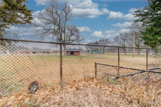 630 Saint Christina Lane, Florissant, MO 63031