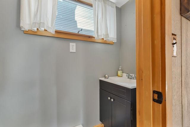 76 Hovey St 3, Watertown, MA 02472