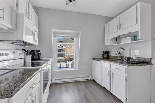 76 Hovey St 3, Watertown, MA 02472