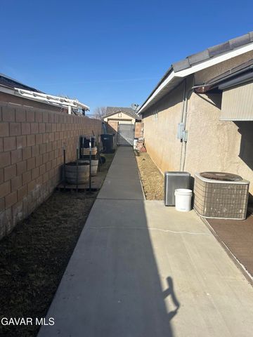 3918 Parkridge Avenue, Rosamond, CA 93560